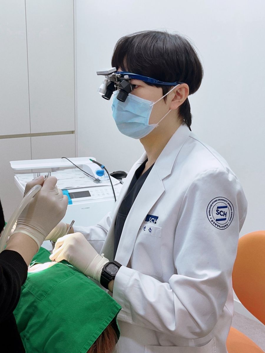진료 중인 원장